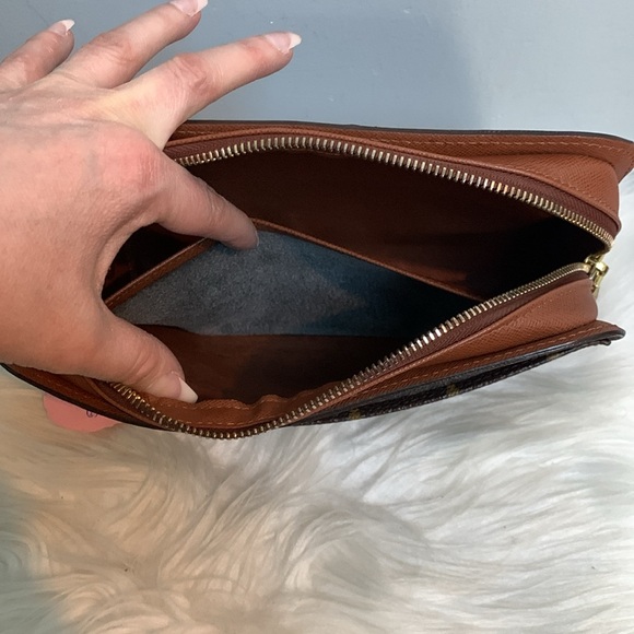 ❌SOLD❌1998 authentic Louis Vuitton Orsay Clutch with free wristlet replacement - Picture 13 of 17